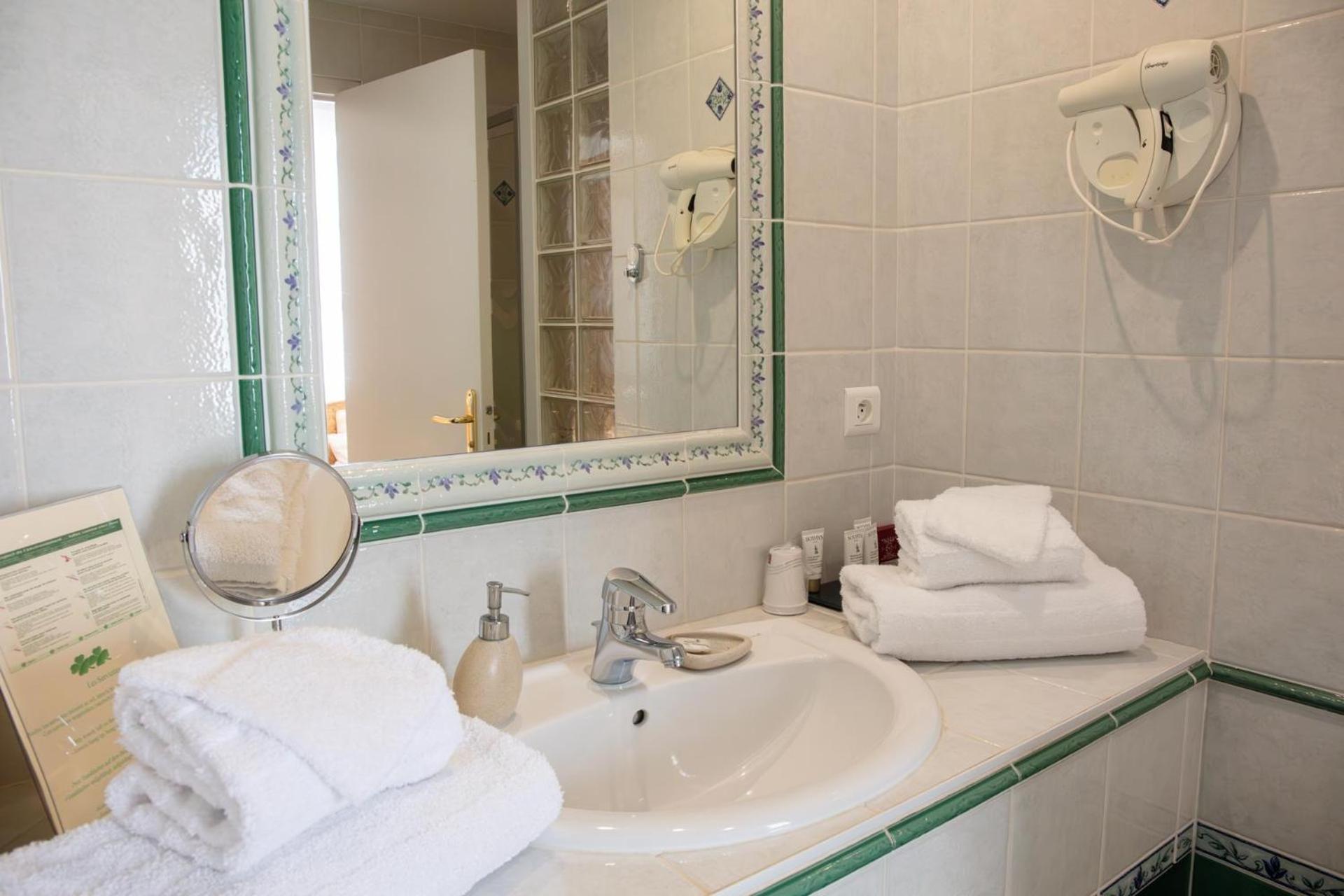 L'Aubiniere Hotel Restaurant & Spa Saint-Ouen-les-Vignes Zewnętrze zdjęcie