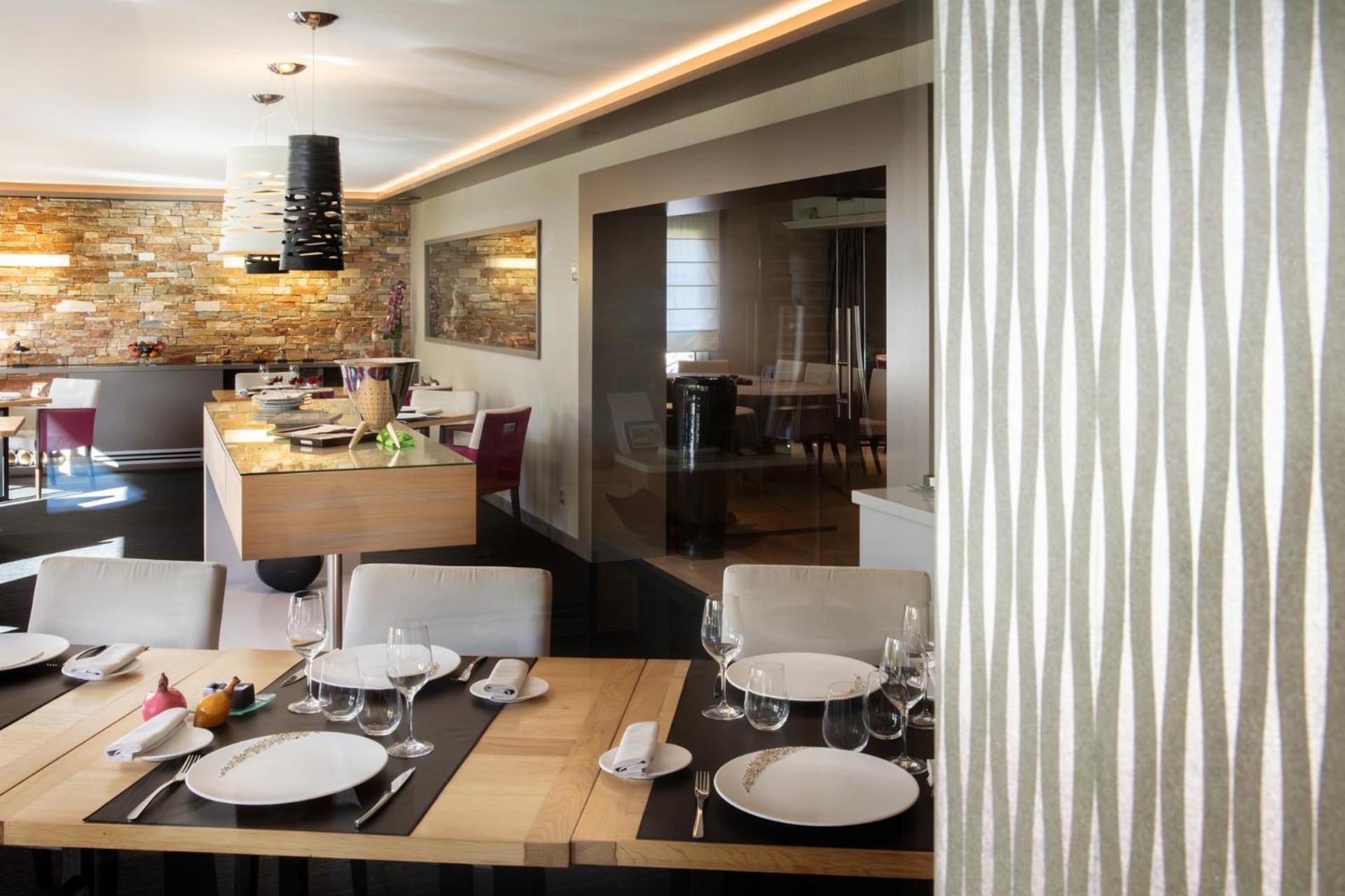 L'Aubiniere Hotel Restaurant & Spa Saint-Ouen-les-Vignes Zewnętrze zdjęcie