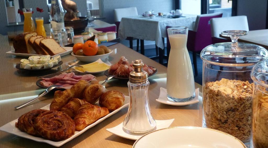 L'Aubiniere Hotel Restaurant & Spa Saint-Ouen-les-Vignes Zewnętrze zdjęcie