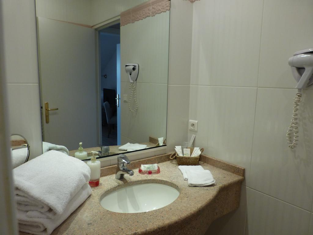 L'Aubiniere Hotel Restaurant & Spa Saint-Ouen-les-Vignes Pokój zdjęcie